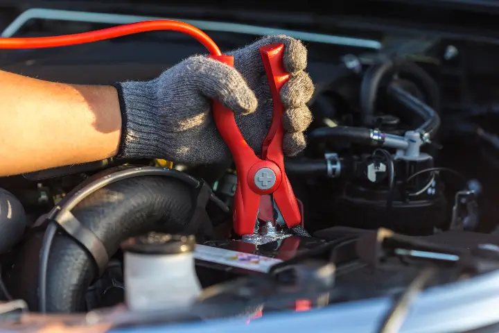 Battery Jump Start in Dallas, TX by Towvana