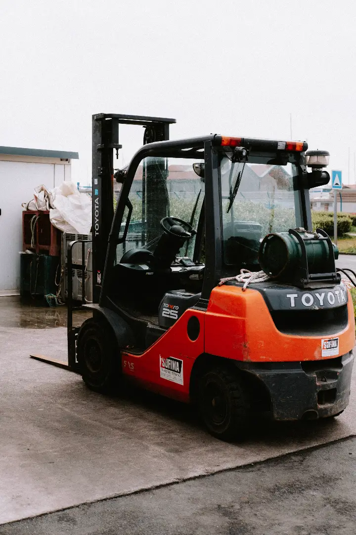 Forklift Towing in Dallas, TX by Towvana